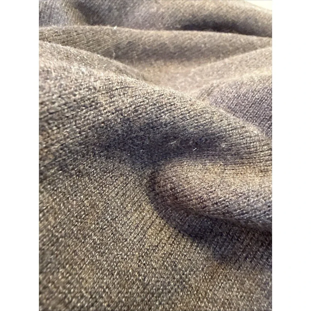 BROWN CASHMERE Banana Republic Men’s Size L Long sleeved Silk V Neck Sweater